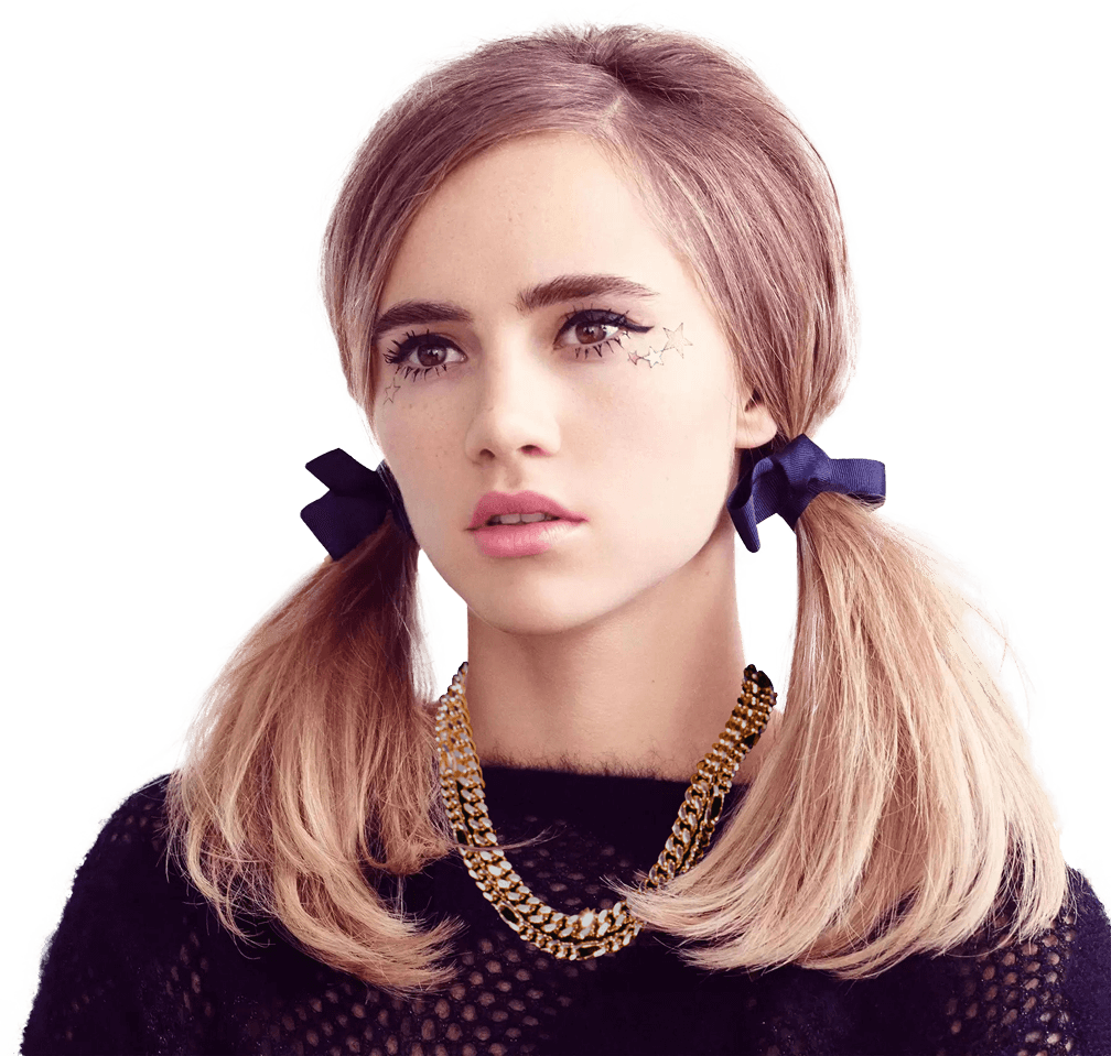 Pop and Suki twin left with necklace